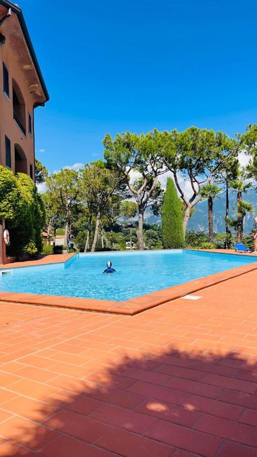 Lake View, Swimming Pool, Tennis Court And Private Parking Mezzegra Екстериор снимка